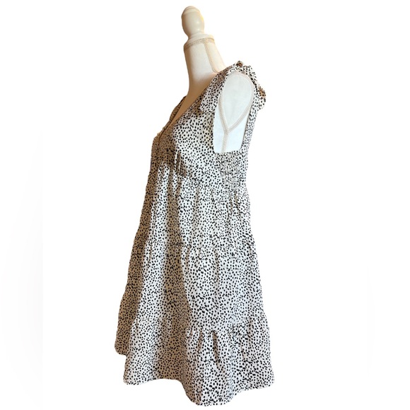 BaeVely NWOT white with black dots dress size medium - Picture 4 of 8